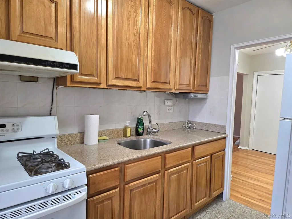 138-18 28th Road Flushing NY 11354