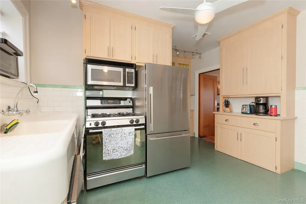 77 Buckley Street Bronx NY 10464