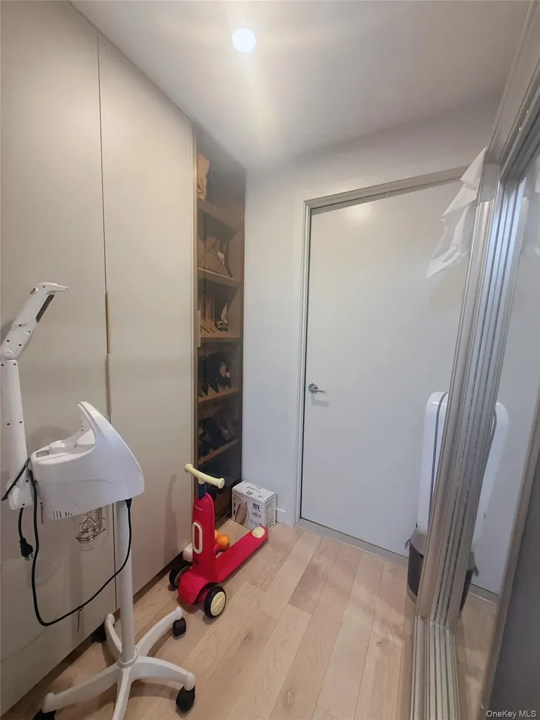 131-02B 40th Road Flushing NY 11354