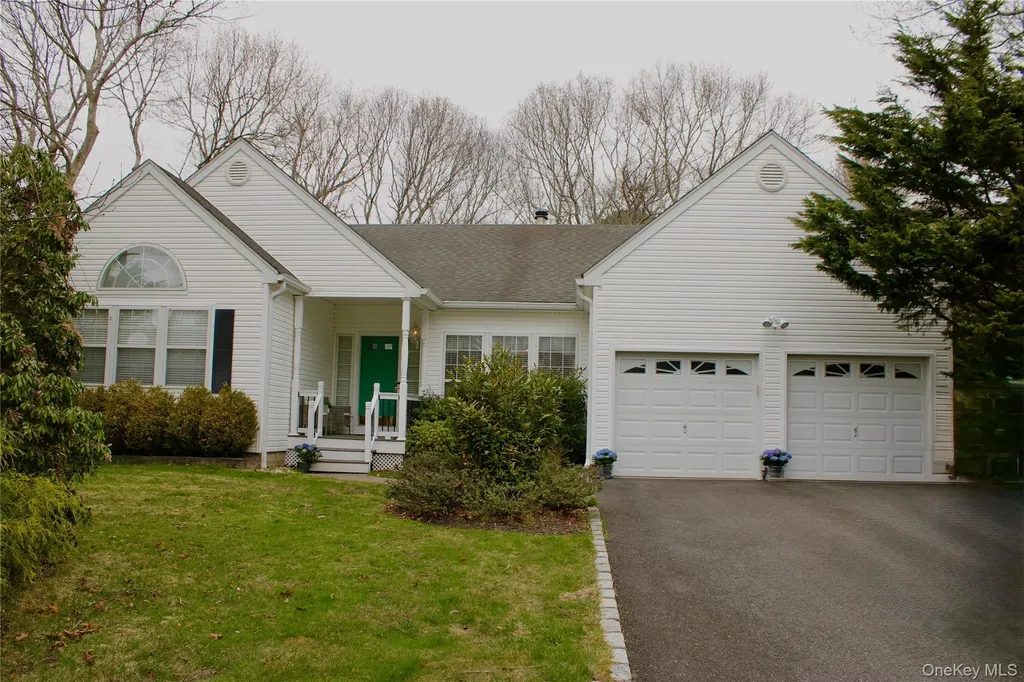 5 Wood Hollow Drive Westhampton NY 11977