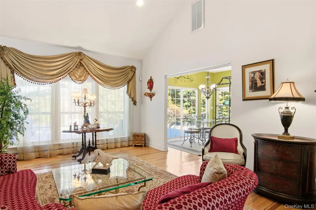 5 Wood Hollow Drive Westhampton NY 11977