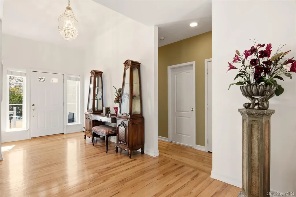 5 Wood Hollow Drive Westhampton NY 11977