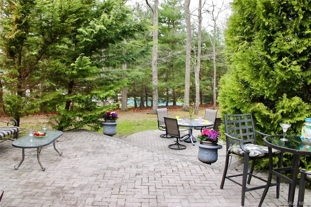 5 Wood Hollow Drive Westhampton NY 11977