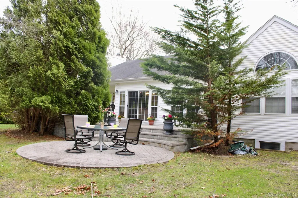 5 Wood Hollow Drive Westhampton NY 11977