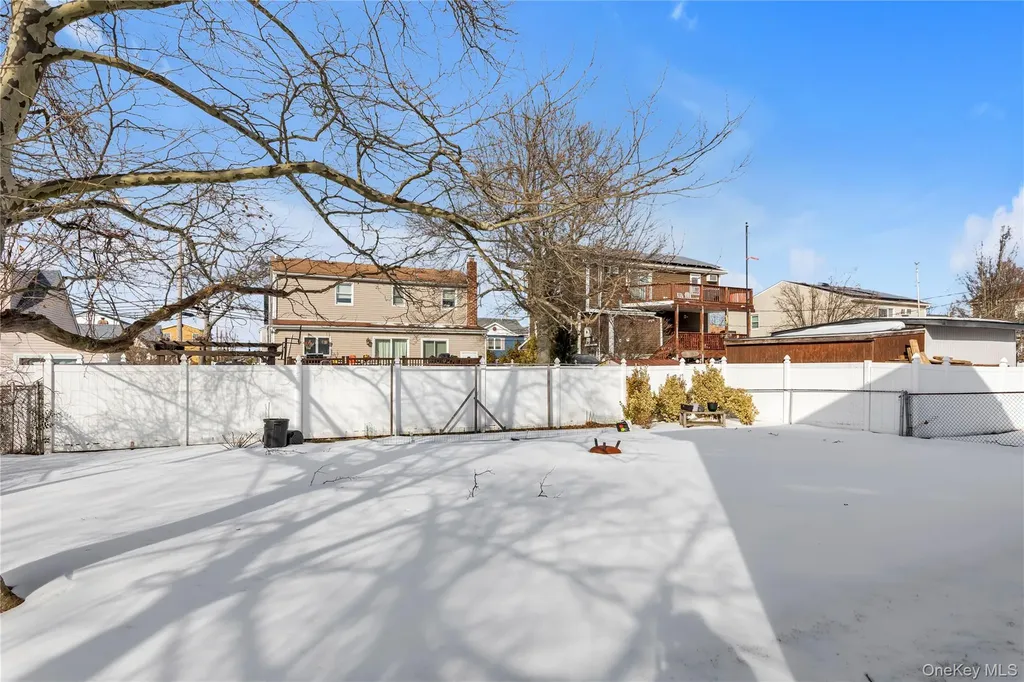 26 Lancaster Road Island Park NY 11558