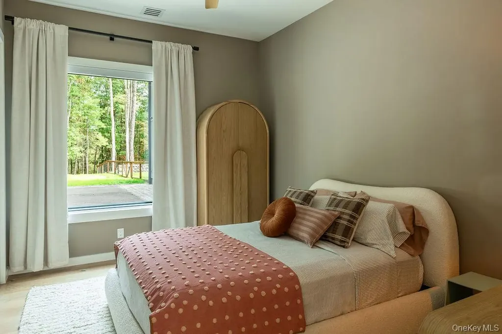 72 Vantine Road Kerhonkson NY 12446