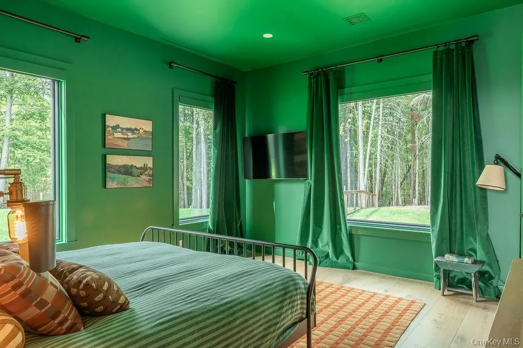 72 Vantine Road Kerhonkson NY 12446