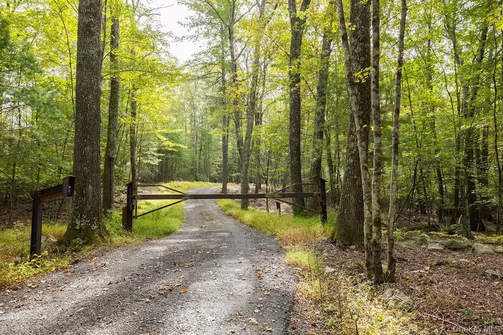 72 Vantine Road Kerhonkson NY 12446