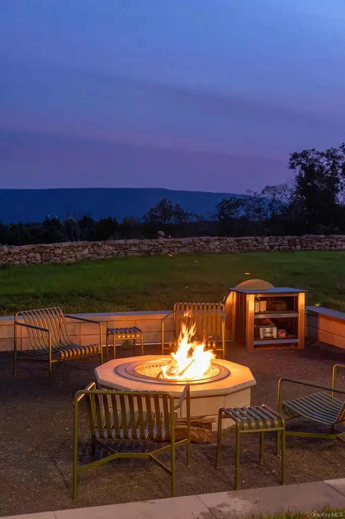 72 Vantine Road Kerhonkson NY 12446