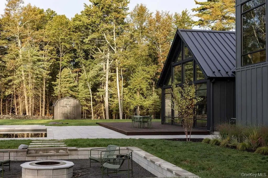 72 Vantine Road Kerhonkson NY 12446