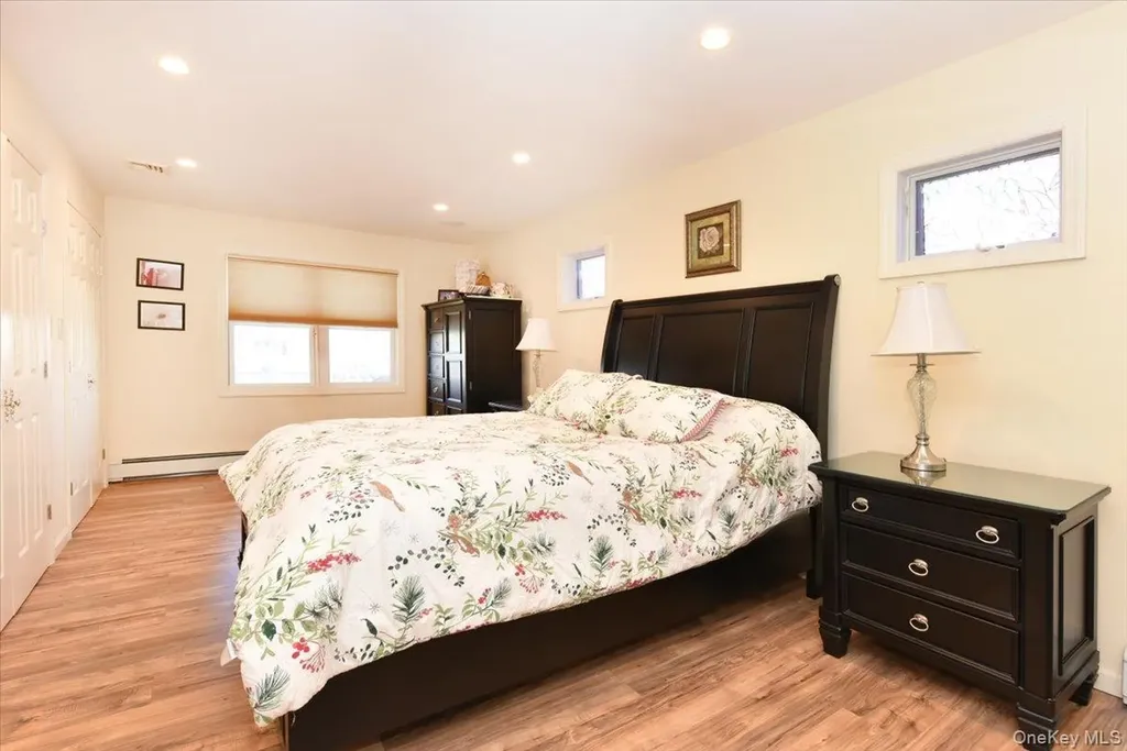 24 Arlyn Drive E Massapequa NY 11758