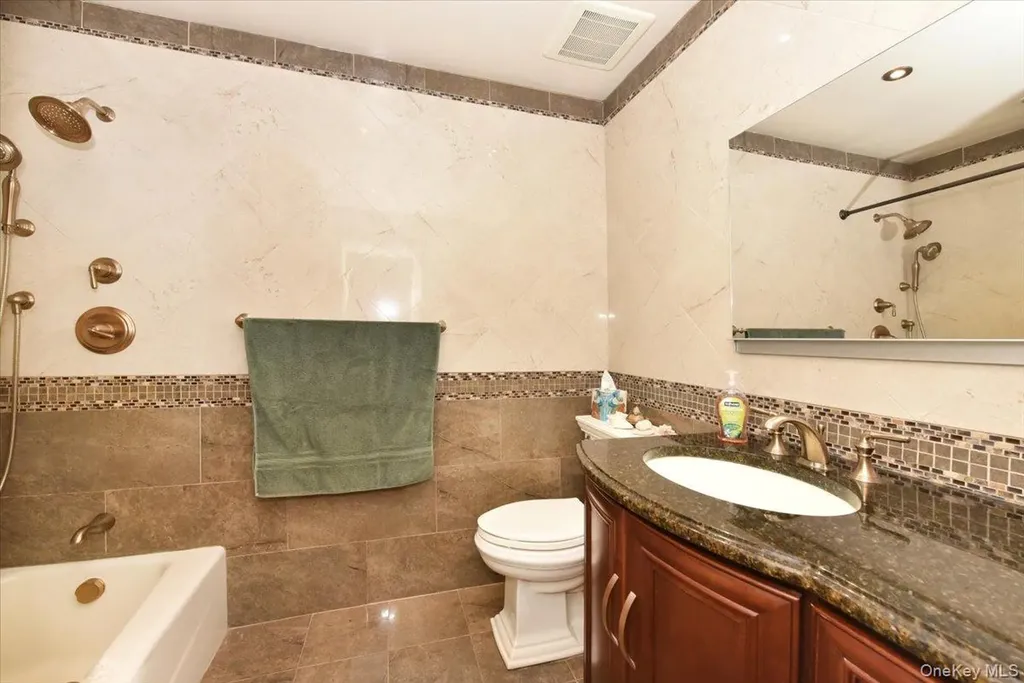 24 Arlyn Drive E Massapequa NY 11758
