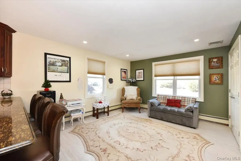 24 Arlyn Drive E Massapequa NY 11758