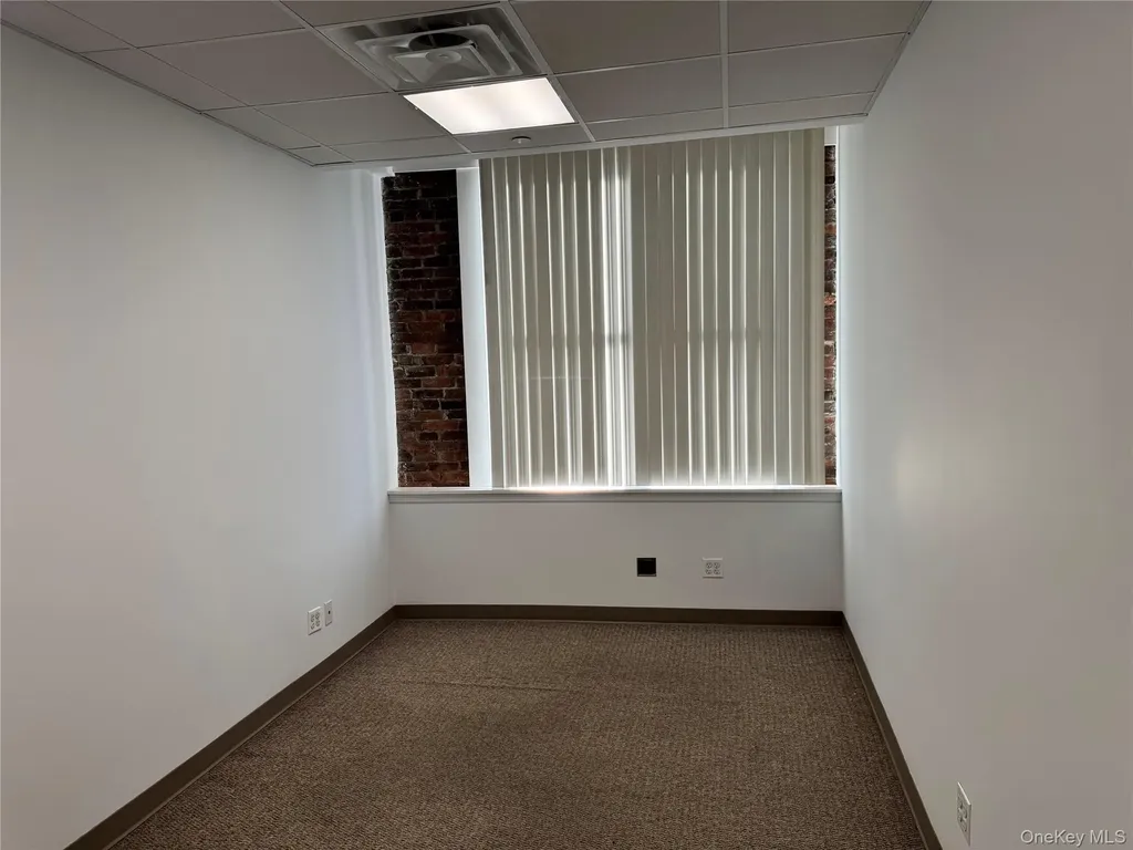 18 E Sunrise Highway Freeport NY 11520