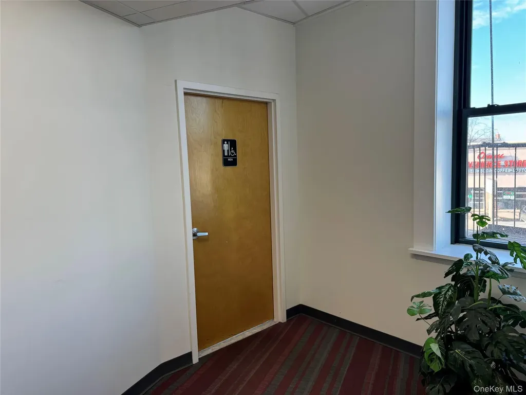 18 E Sunrise Highway Freeport NY 11520
