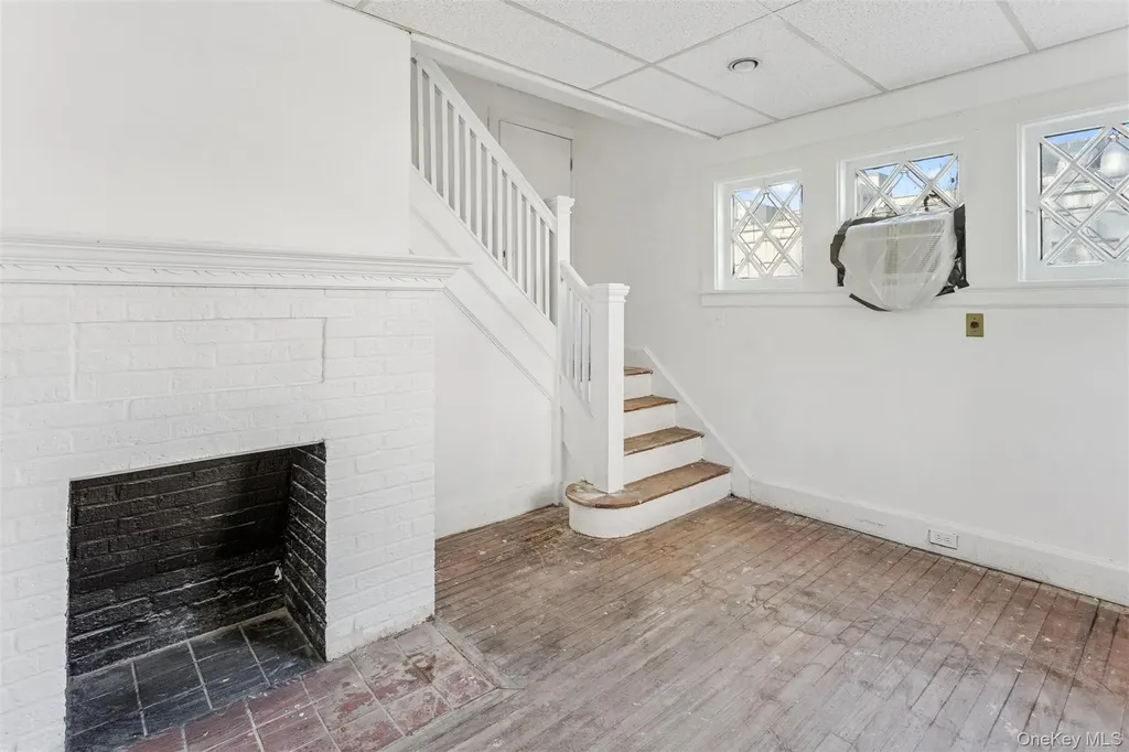 22 Broadway Mews Hewlett NY 11557