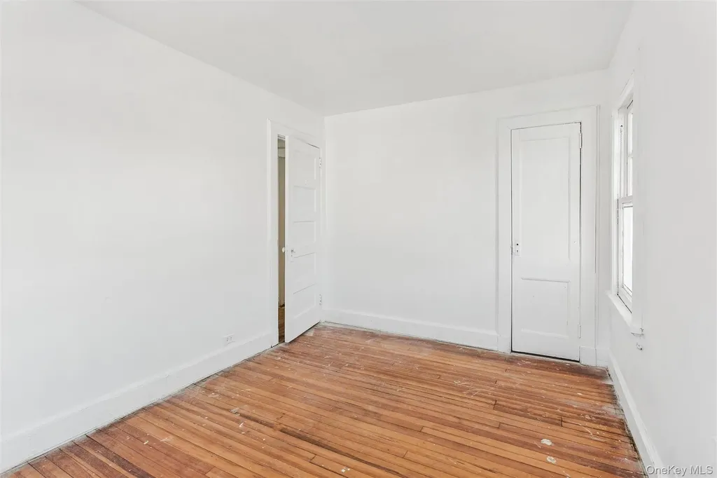 22 Broadway Mews Hewlett NY 11557