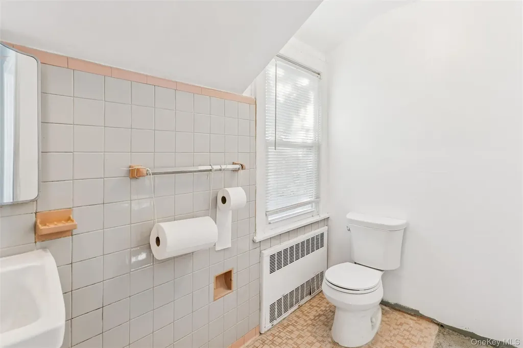 22 Broadway Mews Hewlett NY 11557