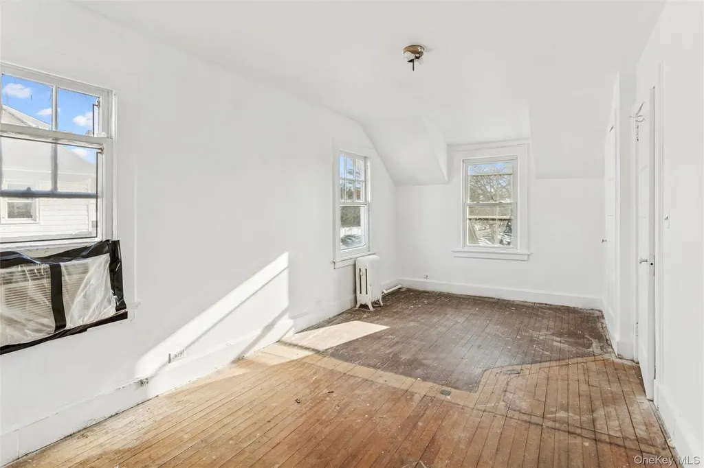 22 Broadway Mews Hewlett NY 11557