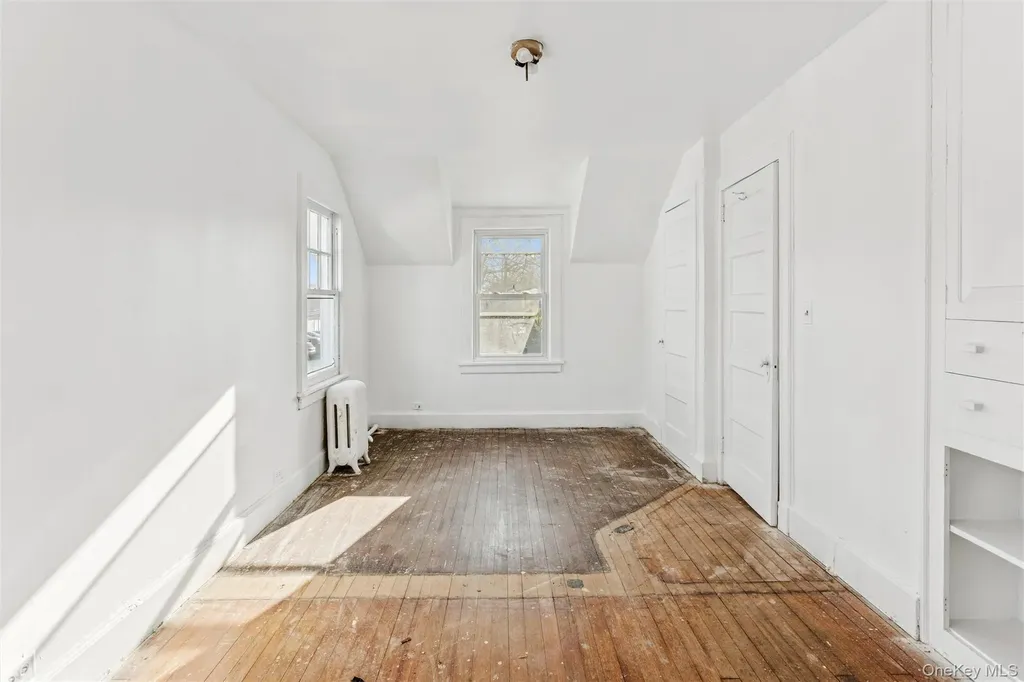 22 Broadway Mews Hewlett NY 11557