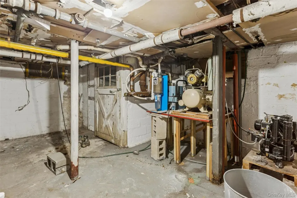 22 Broadway Mews Hewlett NY 11557