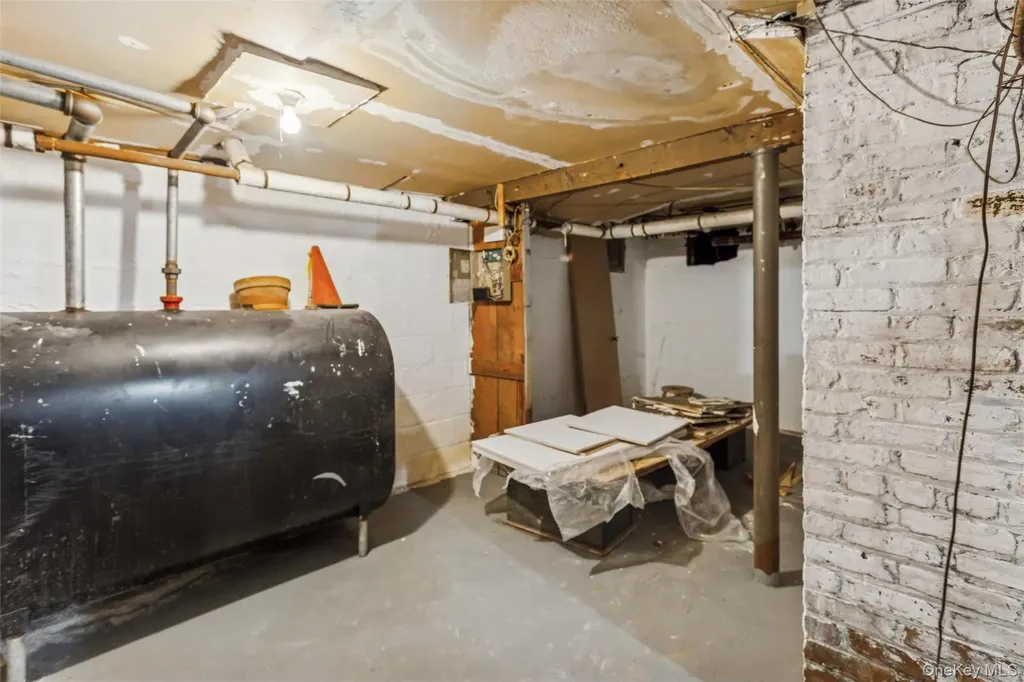 22 Broadway Mews Hewlett NY 11557