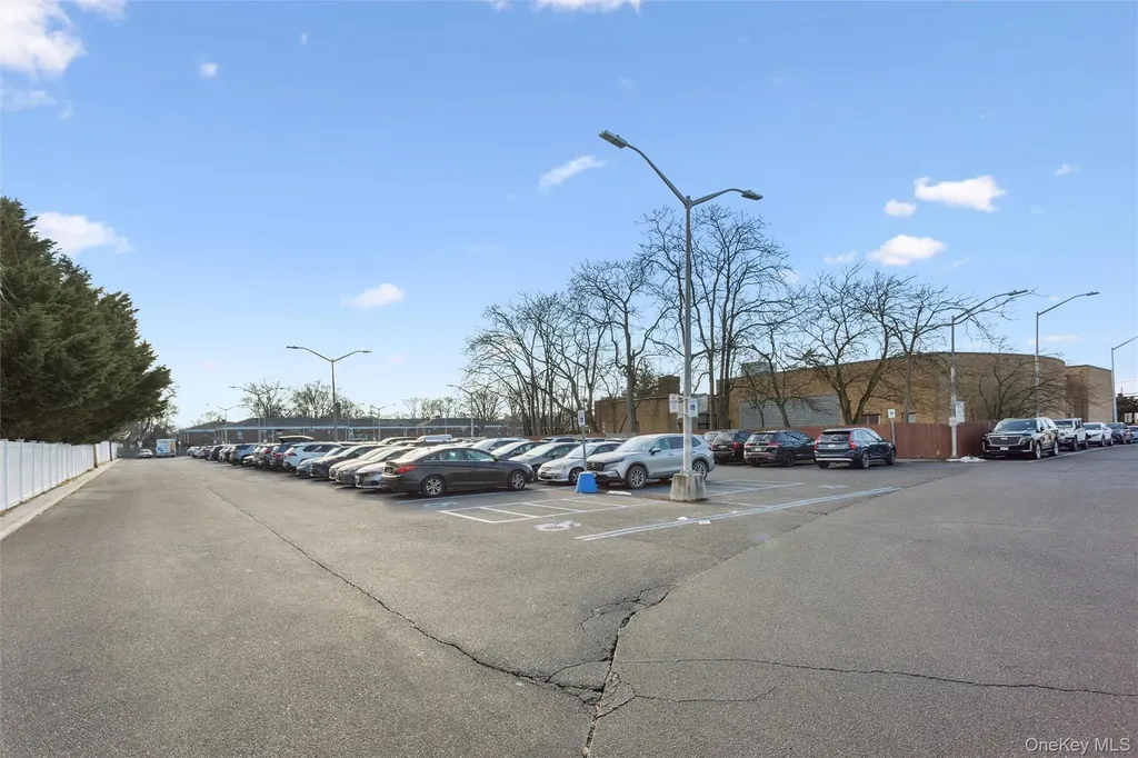 22 Broadway Mews Hewlett NY 11557