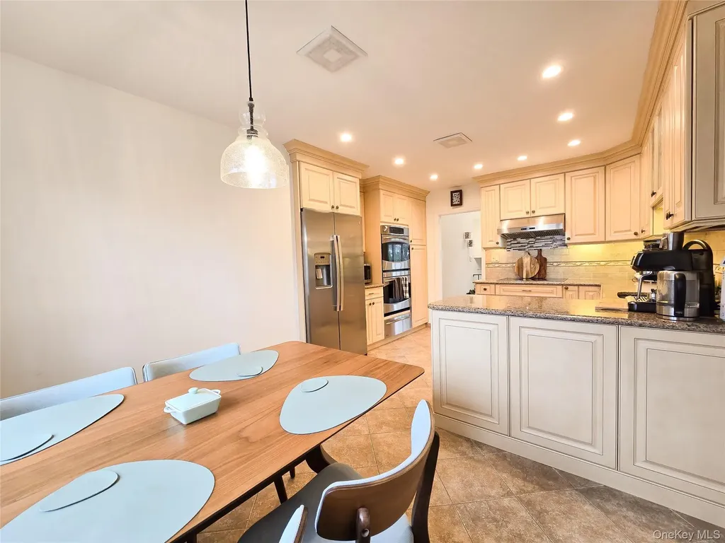 112 Crescent Drive Searingtown NY 11507