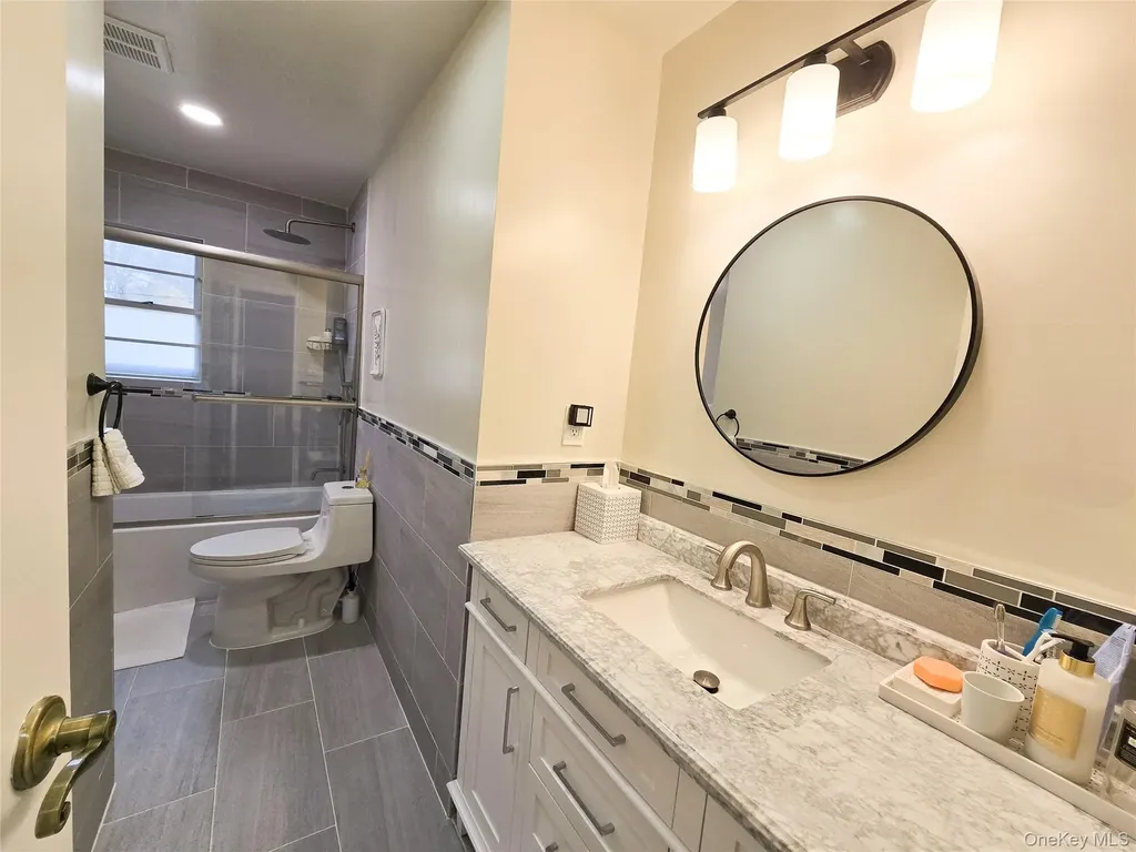 112 Crescent Drive Searingtown NY 11507