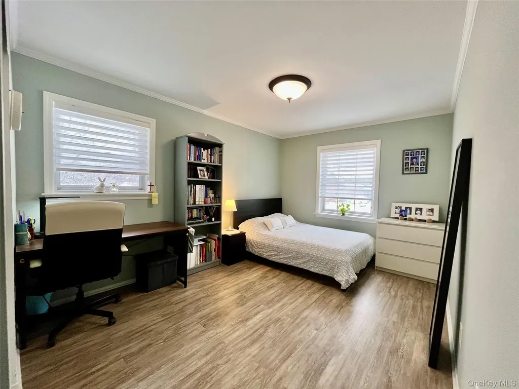 112 Crescent Drive Searingtown NY 11507