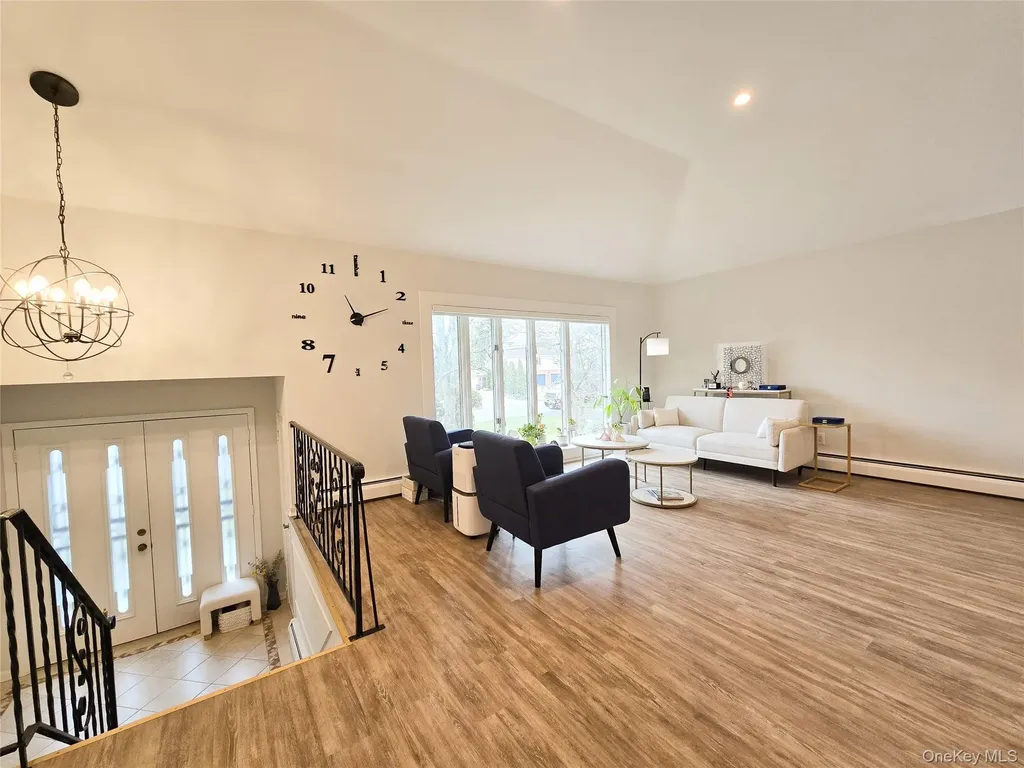 112 Crescent Drive Searingtown NY 11507