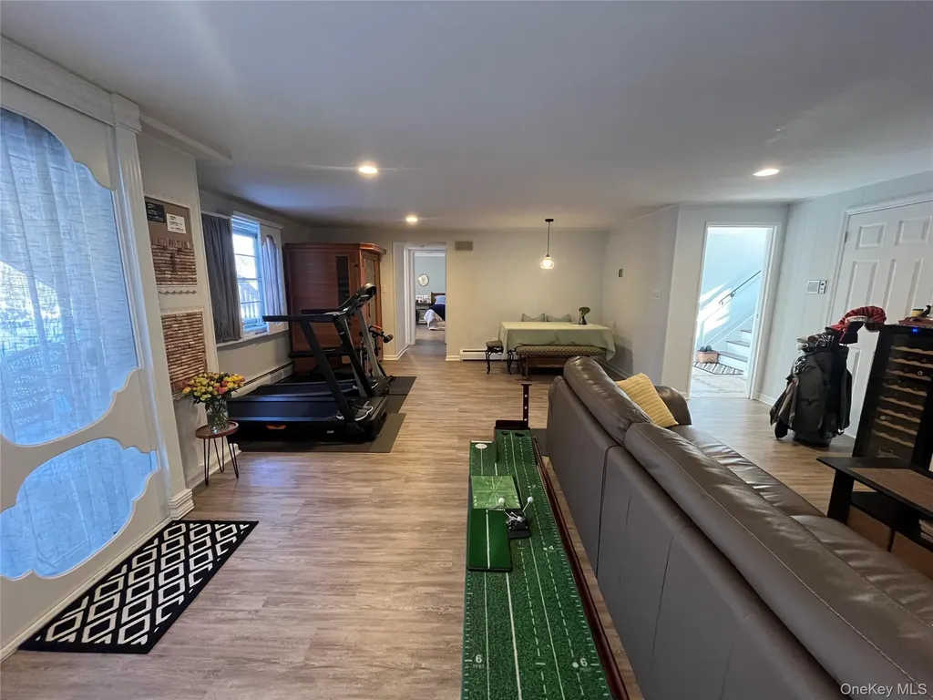 112 Crescent Drive Searingtown NY 11507