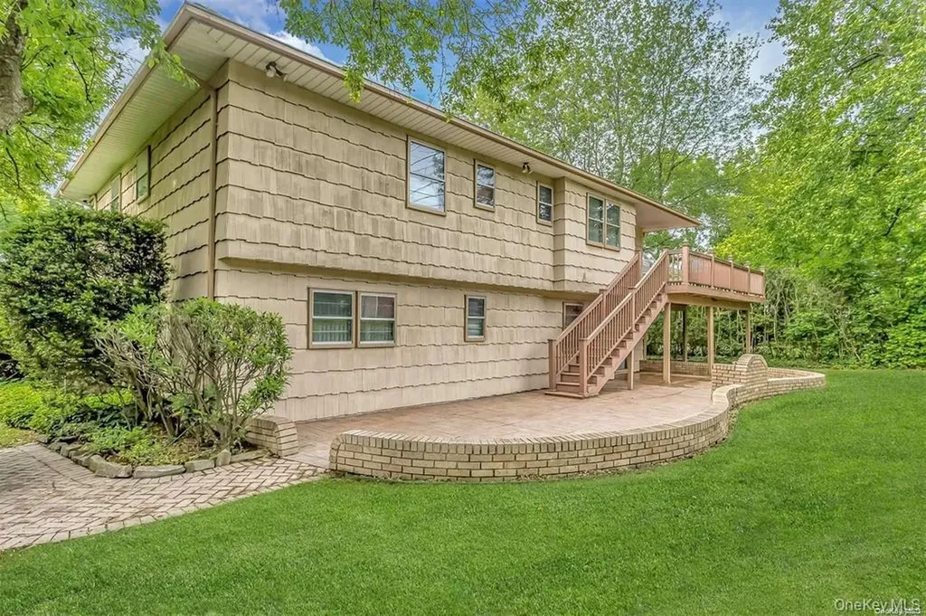 112 Crescent Drive Searingtown NY 11507