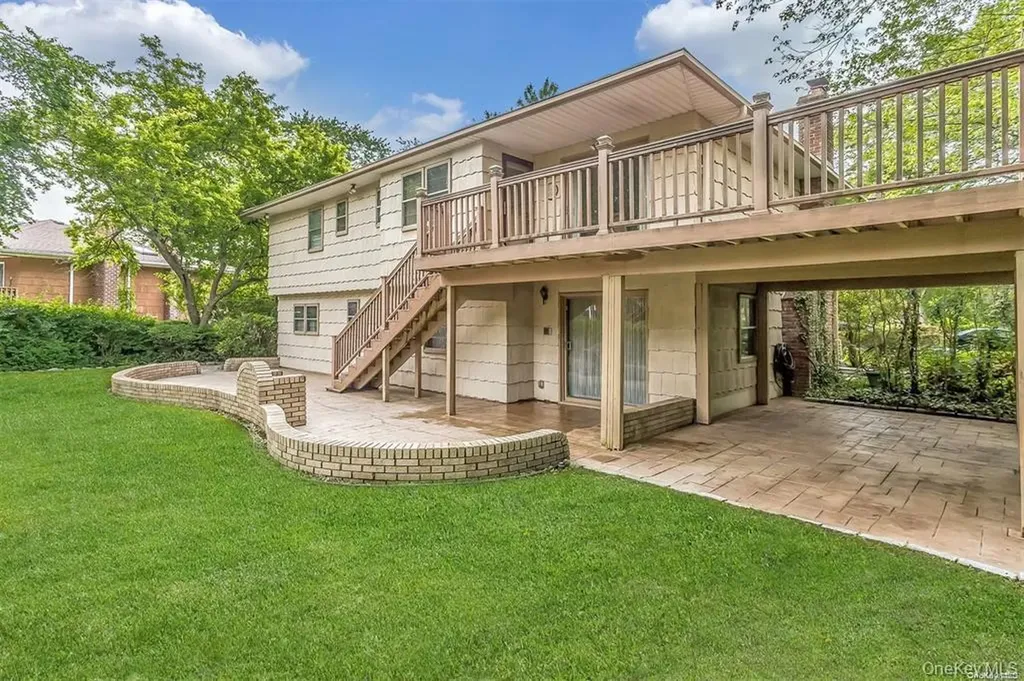 112 Crescent Drive Searingtown NY 11507