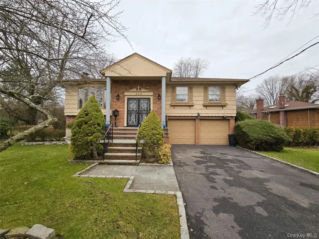 112 Crescent Drive Searingtown NY 11507