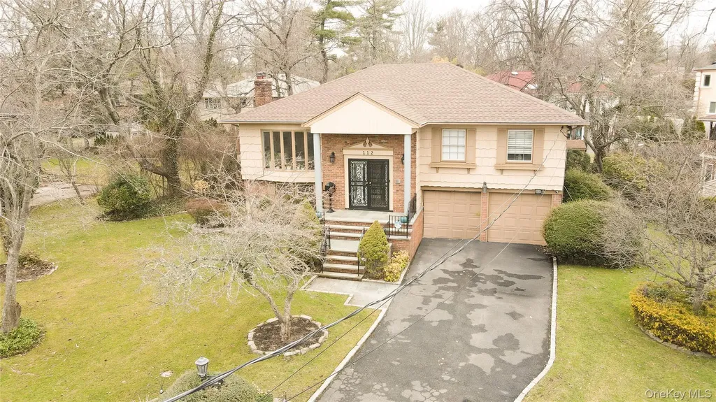 112 Crescent Drive Searingtown NY 11507