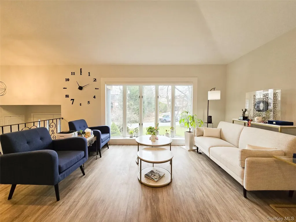 112 Crescent Drive Searingtown NY 11507