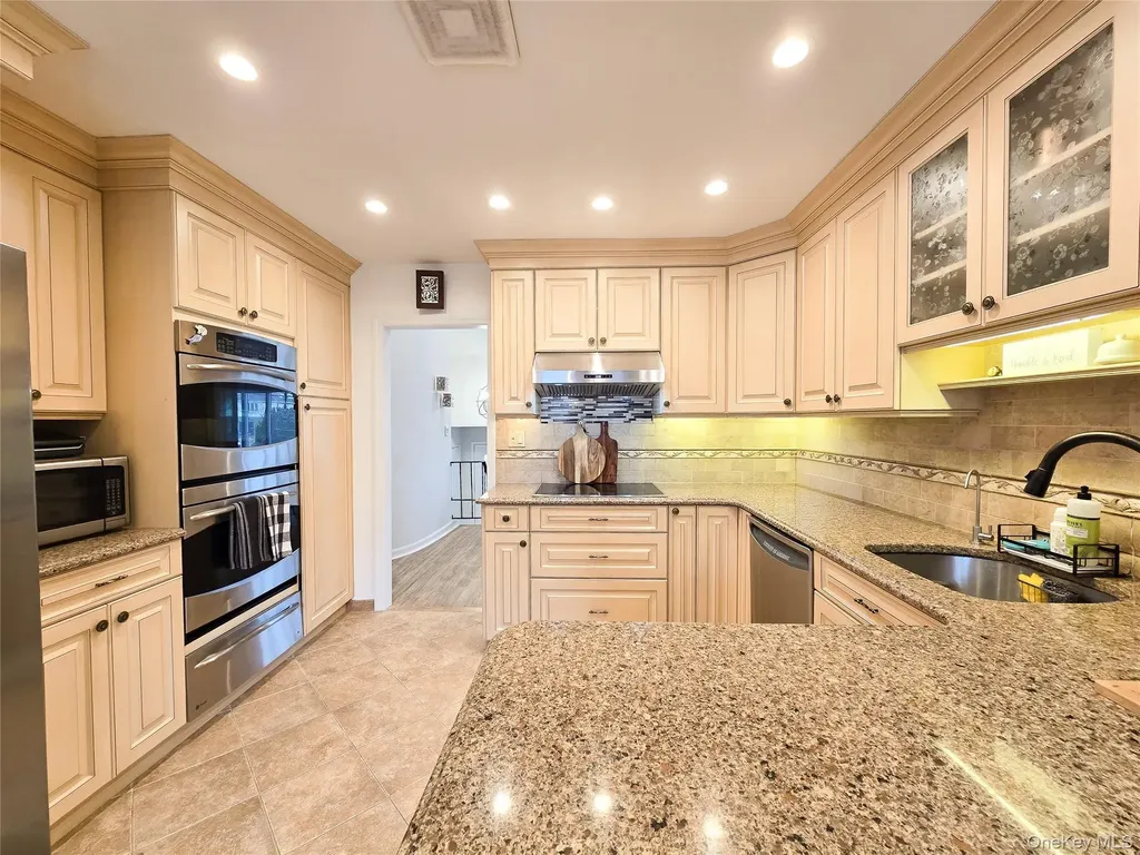 112 Crescent Drive Searingtown NY 11507
