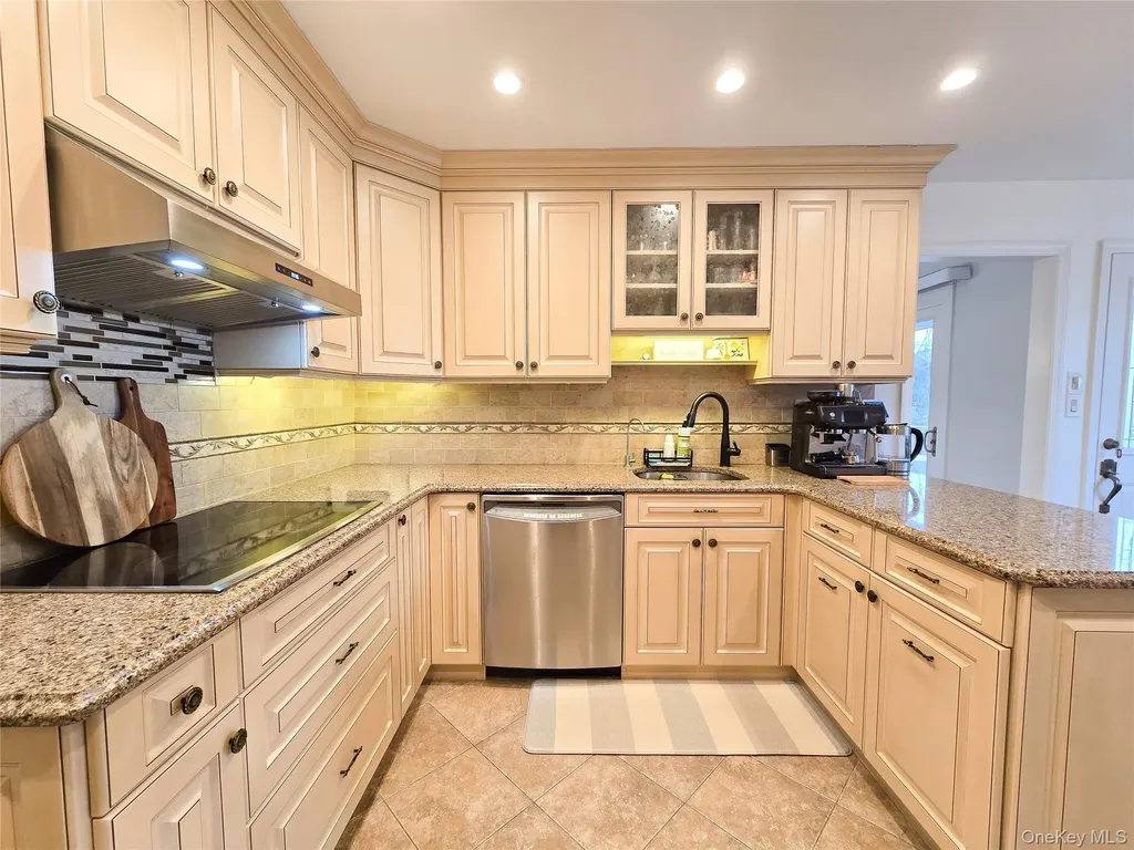 112 Crescent Drive Searingtown NY 11507