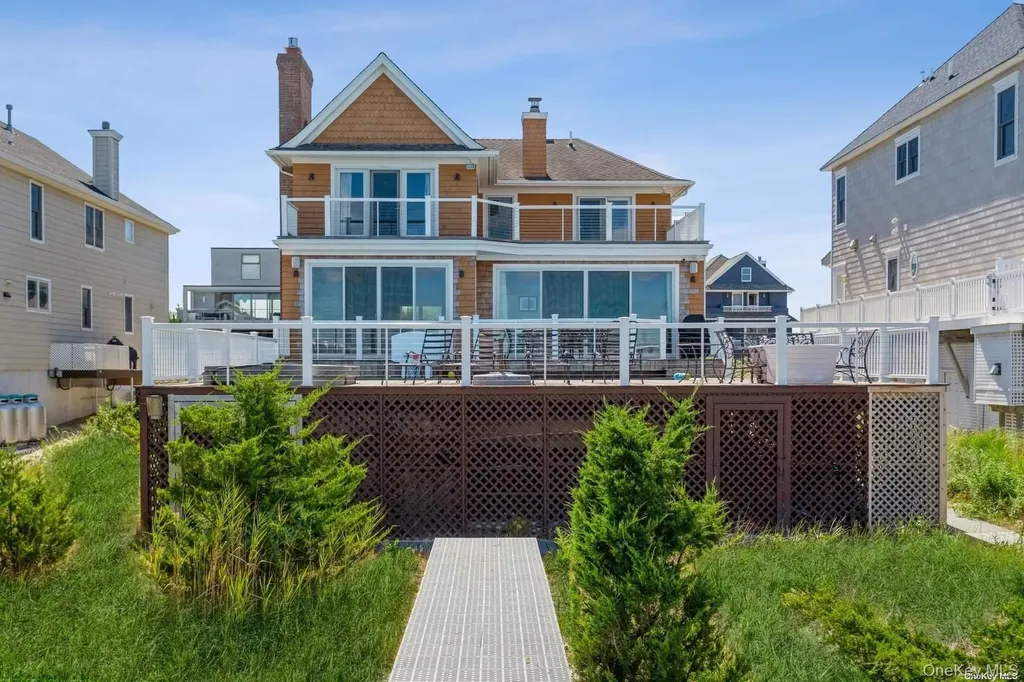 676 Dune Road Westhampton Dunes NY 11978