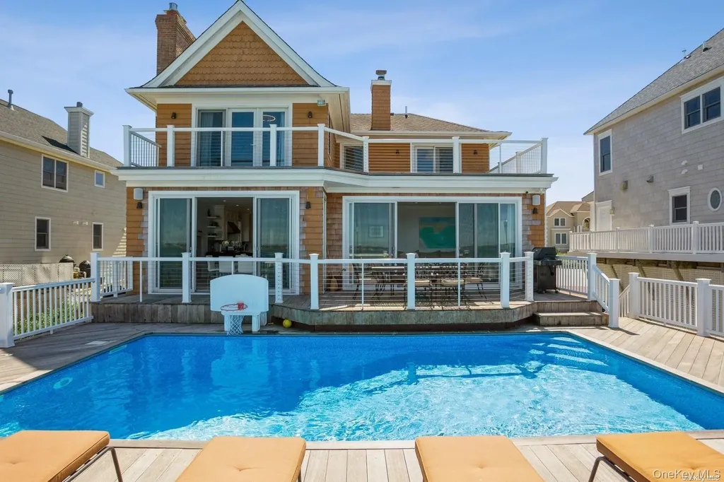 676 Dune Road Westhampton Dunes NY 11978