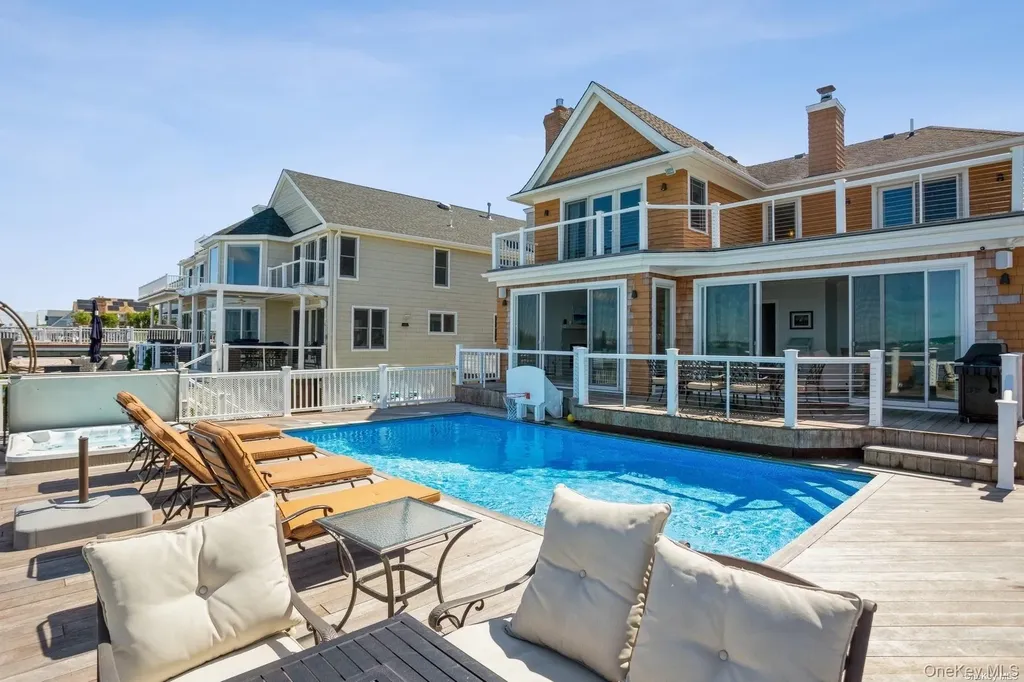 676 Dune Road Westhampton Dunes NY 11978