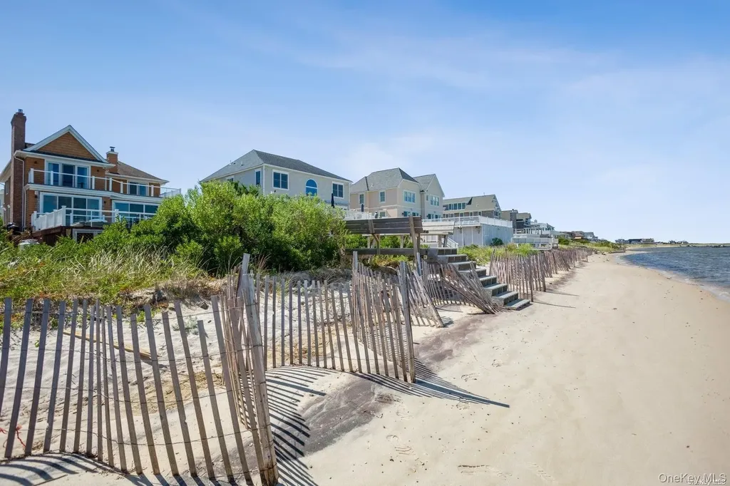 676 Dune Road Westhampton Dunes NY 11978