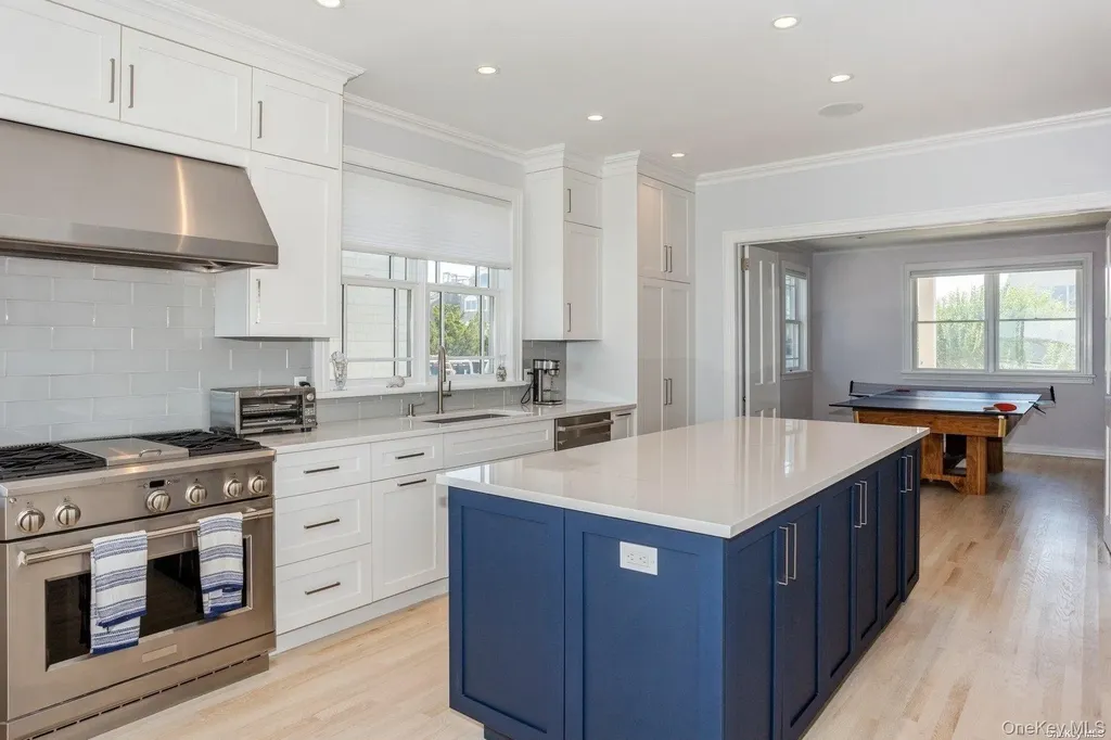 676 Dune Road Westhampton Dunes NY 11978