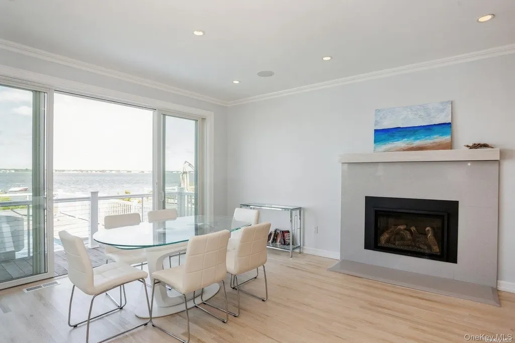 676 Dune Road Westhampton Dunes NY 11978