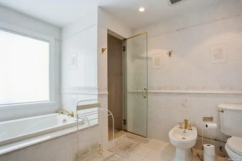 676 Dune Road Westhampton Dunes NY 11978