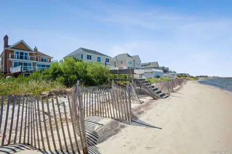 676 Dune Road Westhampton Dunes NY 11978