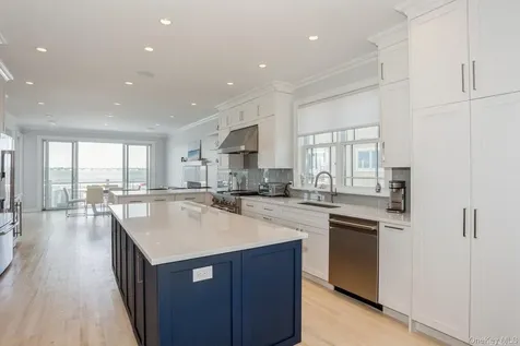 676 Dune Road Westhampton Dunes NY 11978