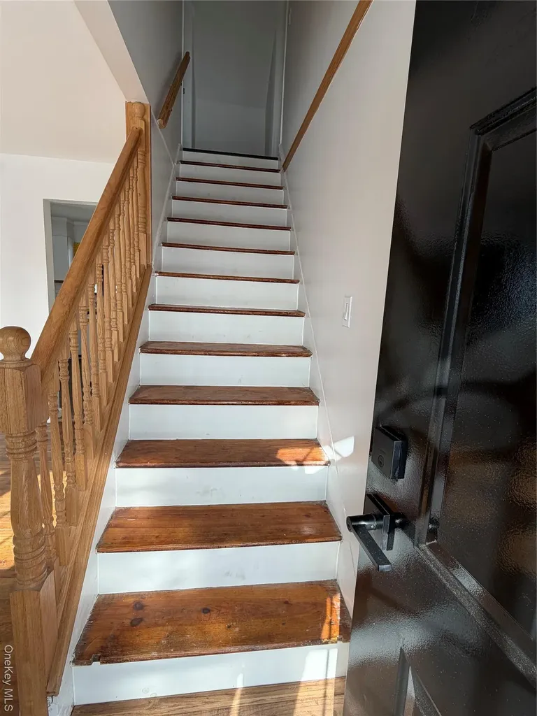 450 Rhodes Lane West Hempstead NY 11552