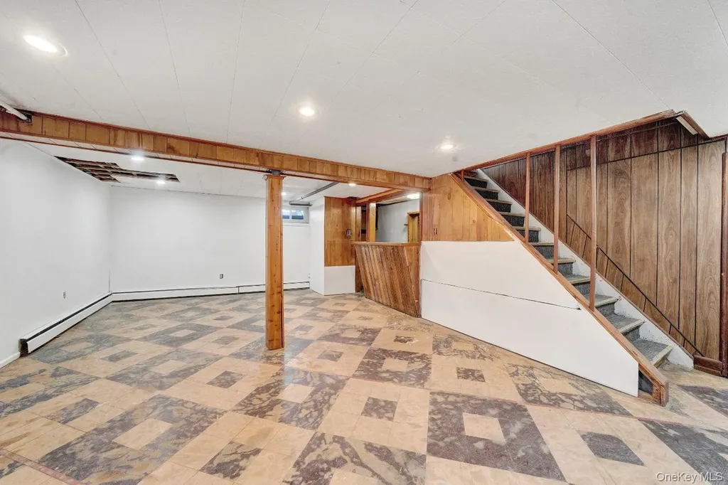 450 Rhodes Lane West Hempstead NY 11552